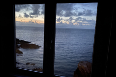 capstone_view_ilfracombe_bedroom_at_night_sea_view